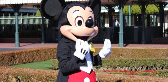 東京ディズニーランドで三歳の子どもと一緒に楽しめるアトラクションとは？